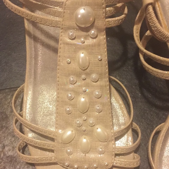 Shoes - Picture 5 of 7